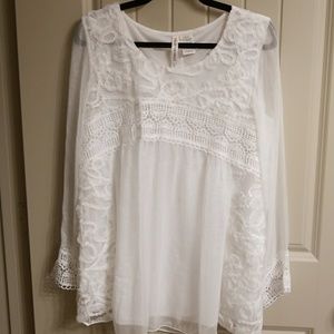 Gorgeous white tunic NWOT